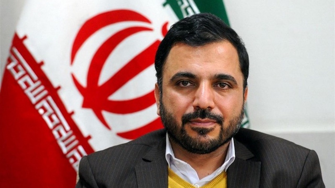 عیسی زارع پور وزیر ارتباطات و فناوری اطلاعات دولت سیزدهم در محل وزارتخانه حاضر شد.